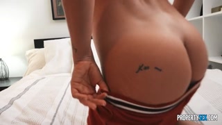 Landlord's Natural Tits Bouncing - бесплатное секс видео YOUPORN.ZONE