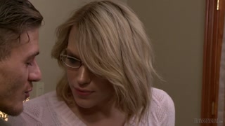 Blonde Shemale Gets Fucked Hard Scene 2 - бесплатное секс видео YOUPORN.ZONE