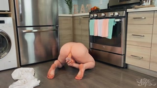 Смотри Evie's Masturbation with Big Tits Bouncing - лучшее порно на YOUPORN.ZONE