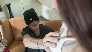 Смотри Threesome Tattoo Action with Skiley Jam - лучшее порно на YOUPORN.ZONE