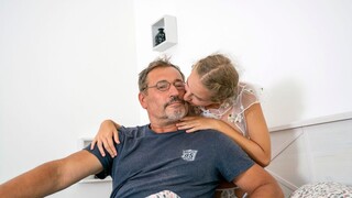 Смотри Young Girl and Old Man Action - лучшее порно на YOUPORN.ZONE