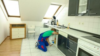 Plumber Gets Blown - бесплатное секс видео YOUPORN.ZONE