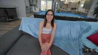 Смотри Young Girl Meets JMac for a Fuck - лучшее порно на YOUPORN.ZONE