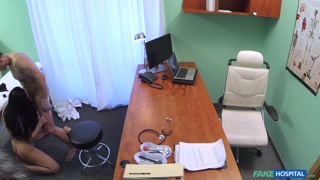 Смотри Doctor's Medical Blowjob for Loveballs in Pussy - лучшее порно на YOUPORN.ZONE