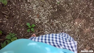 Смотри Empera and Sabby's Fucking in Wild Woods - лучшее порно на YOUPORN.ZONE