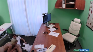 Смотри  Russian Medical Student Deepthroats and Swallows - лучшее порно на YOUPORN.ZONE