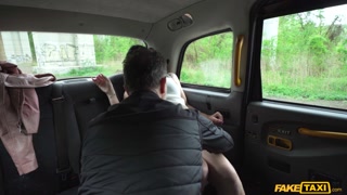Big Boobs Taxi Ride - бесплатное секс видео YOUPORN.ZONE