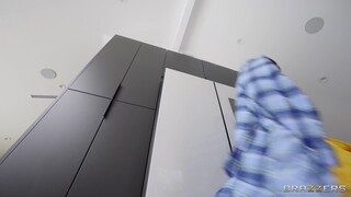 Смотри Standing Doggystyle with Molly Little's Big Natural Tits - лучшее порно на YOUPORN.ZONE