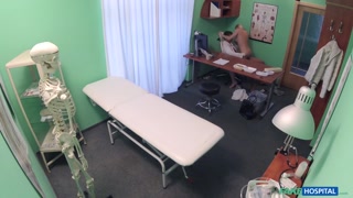 Смотри Medical Blowjob with Blonde MILF and Ricky Rascal - лучшее порно на YOUPORN.ZONE