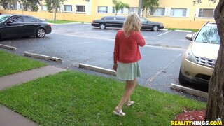 Candy Blowjob in Hotel - бесплатное секс видео YOUPORN.ZONE