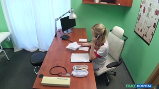 Смотри Office Nurse's Pussy Licking - лучшее порно на YOUPORN.ZONE