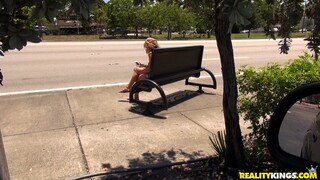 Смотри Cum on Blonde Bombshell - лучшее порно на YOUPORN.ZONE