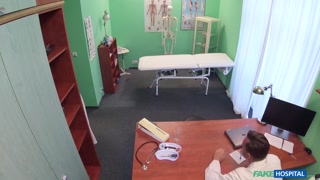 Смотри Hot Babe in Uniform Takes it Standing - лучшее порно на YOUPORN.ZONE