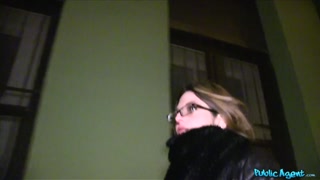 Смотри Reverse Cowgirl Fucking in Public POV - лучшее порно на YOUPORN.ZONE