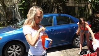 Смотри Car Wash Doggystyle and Cowgirl - лучшее порно на YOUPORN.ZONE