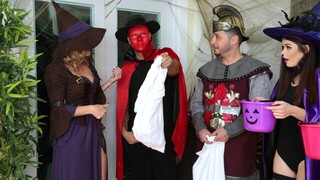 Halloweeny Cumshot on Enhanced Body MILF Cory Chase & Teen Anastasia Rose - бесплатное секс видео YOUPORN.ZONE
