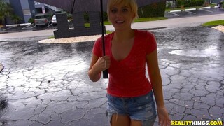 Смотри Blowjob and Cumshot in the Sun - лучшее порно на YOUPORN.ZONE