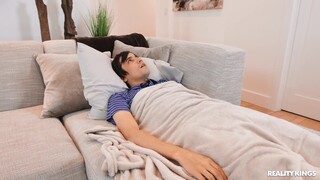 Смотри Pervert Ricky Spanish Peeks on Horny Roommate - лучшее порно на YOUPORN.ZONE