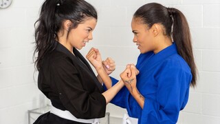 Смотри Trimmed Pussy Licking in Self Defense - лучшее порно на YOUPORN.ZONE