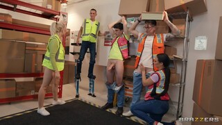 Смотри Air Thugger and Friends in FFM Threesome - лучшее порно на YOUPORN.ZONE