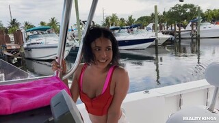 Смотри Boat Ride Cumshot with Ryder Rey - лучшее порно на YOUPORN.ZONE