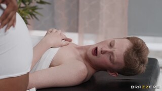 Jayla Page's Enhanced Body Rubs Jimmy's Big Cock Before Missionary Fun - бесплатное секс видео YOUPORN.ZONE
