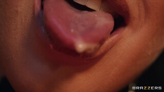 Смотри Scotty P's Blowbang Extravaganza - лучшее порно на YOUPORN.ZONE