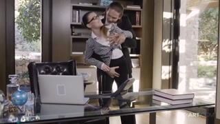 Смотри Young Jessica Fucks at Work - Beautiful Office Sex - лучшее порно на YOUPORN.ZONE