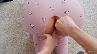 Смотри Ripped PJs and a Cowgirl Ride - лучшее порно на YOUPORN.ZONE