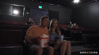 Смотри Blonde Bombshell Ashley Lane Sucks Cock Outside - POV BJ - лучшее порно на YOUPORN.ZONE
