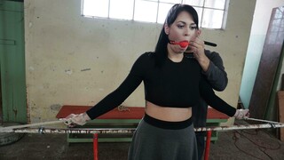 Смотри Brunette Sarah Simons Gets Spanked - лучшее порно на YOUPORN.ZONE