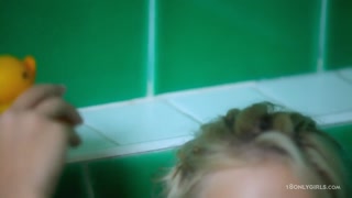 Blonde Bathroom Masturbation - бесплатное секс видео YOUPORN.ZONE