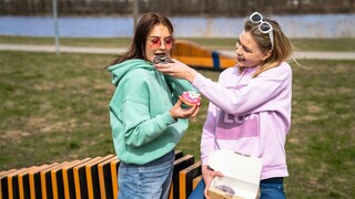 Смотри Teen Glasses Brunette Small Boobs - лучшее порно на YOUPORN.ZONE
