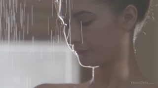 Anna Jolie - Shaved Pussy & Cock Sucking in Bathroom - бесплатное секс видео YOUPORN.ZONE