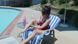 Смотри Young Liv Wild Poolsde POV with Filthy Rich - лучшее порно на YOUPORN.ZONE