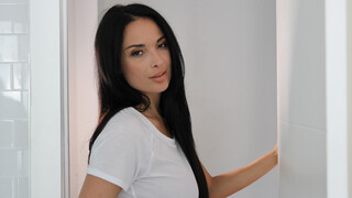 Смотри Let Me Help You Get Off - Anissa Kate - лучшее порно на YOUPORN.ZONE