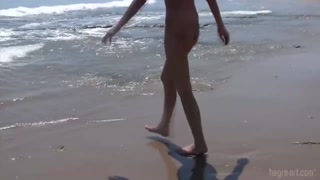 Смотри Brunette Babe Stasha: Beach Day with Beautiful Sex - лучшее порно на YOUPORN.ZONE