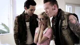 Смотри Petite Blonde Piper Perri Takes Rough Gangbang Facial - лучшее порно на YOUPORN.ZONE