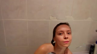 Sabrina shows off her hairy pussy in soapy bath - бесплатное секс видео YOUPORN.ZONE