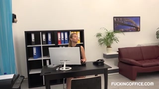 Смотри Nikky Dream Swallows Cum in Hot Office Fuck Session - лучшее порно на YOUPORN.ZONE