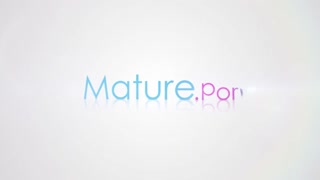 Смотри Kataline, the sexy older woman, rides young stud - лучшее порно на YOUPORN.ZONE