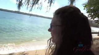 Смотри Brunette babe Elena Koshka pissing - Girlfriend POV - лучшее порно на YOUPORN.ZONE