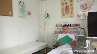 Смотри Licky Lex's Naughty Medical Check-Up - лучшее порно на YOUPORN.ZONE