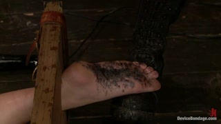 Смотри Lia Lor’s Pretty Feet Licked Before Hard Fingering Session - лучшее порно на YOUPORN.ZONE