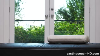 Смотри Lacey's Latina Casting Couch Creampie Surprise - лучшее порно на YOUPORN.ZONE