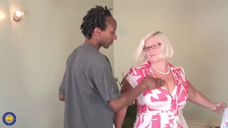 Смотри Chubby British Lacey Starr loves interracial sex - лучшее порно на YOUPORN.ZONE