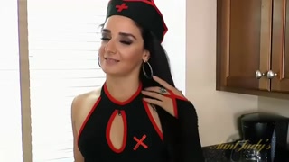 Смотри Sheena Ryder plays naughty nurse role - лучшее порно на YOUPORN.ZONE