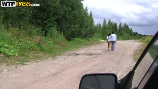 Смотри Brunette in high heels picked up for rough outdoor sex - лучшее порно на YOUPORN.ZONE