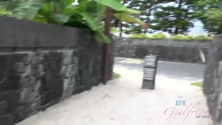 Смотри Brunette Jill Kassidy Beach Fuck in Hawaii - лучшее порно на YOUPORN.ZONE
