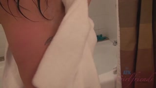 Смотри Big Tits Rachele Richey Vegas Show - Shower & Tattoos - лучшее порно на YOUPORN.ZONE